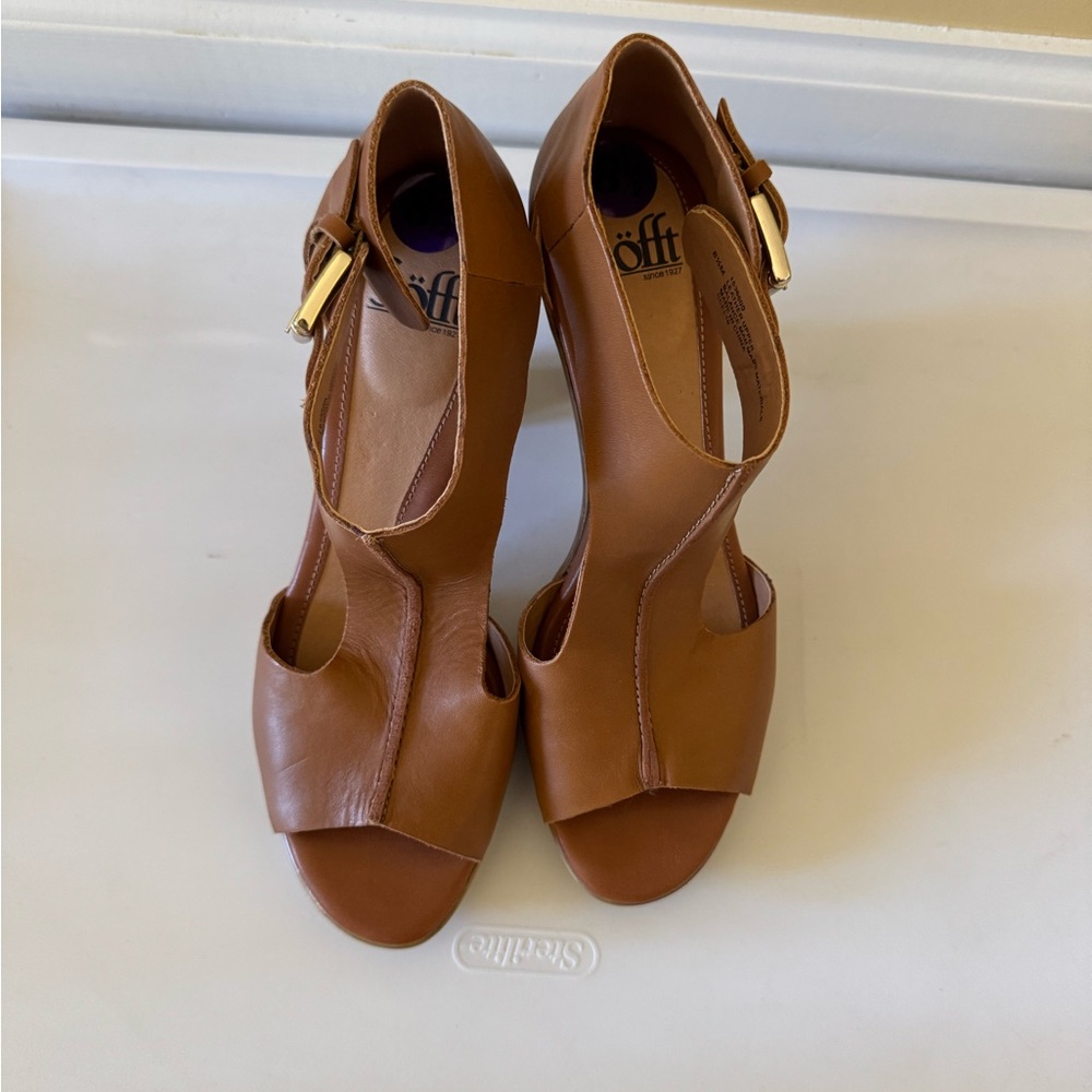 Women's Söfft Tan Leather Sandals